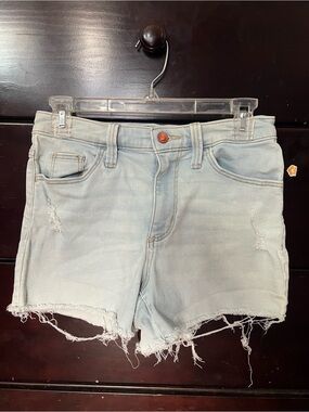 Universal Thread High Rise Midi Light Blue Distressed Denim Shorts Womens size 4